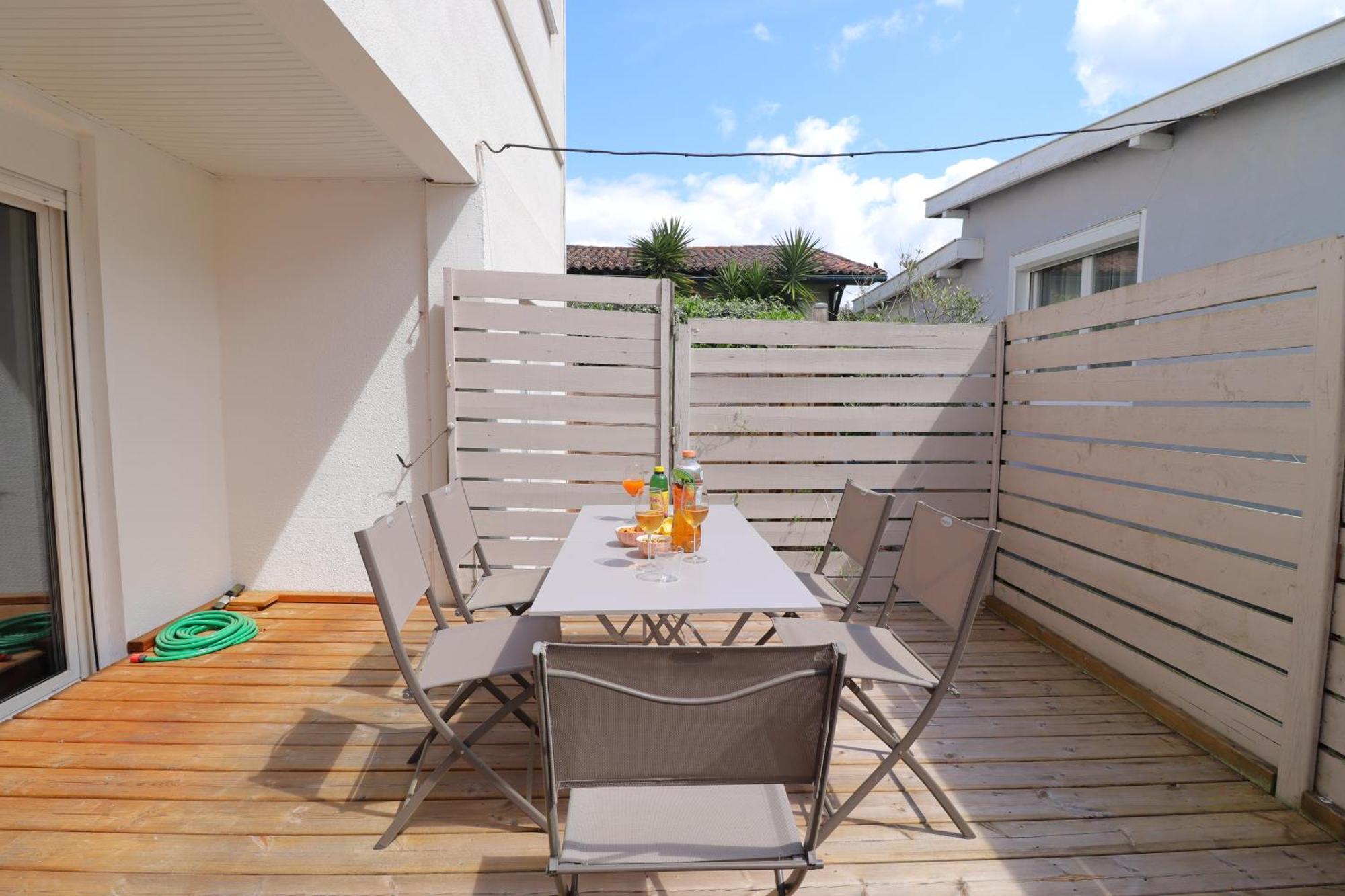 Le Spazioso - T3 Arcachon Avec Terrasse Privative Luaran gambar