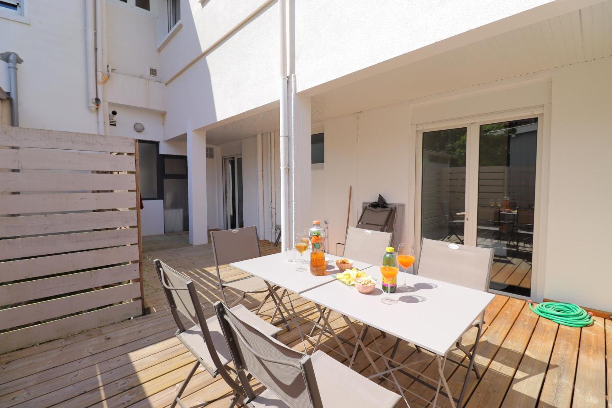 Le Spazioso - T3 Arcachon Avec Terrasse Privative Luaran gambar