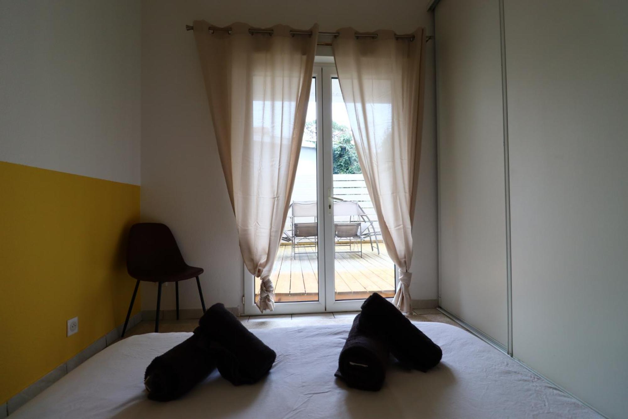 Le Spazioso - T3 Arcachon Avec Terrasse Privative Luaran gambar